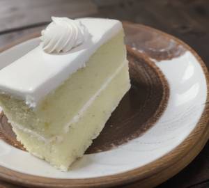 Vanilla cake (1 piece)