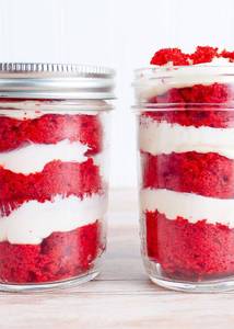 Red velvet jar cake