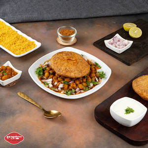 Chole Kachori