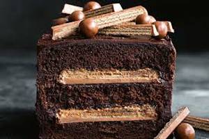 Kitkat cream pastry