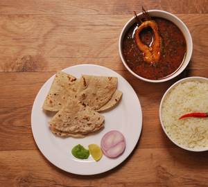 Bengoli Fish Curry Thali