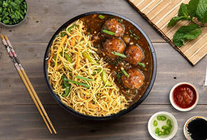 Veg Hakka Noodles + Veg Manchurian Gravy Bowl
