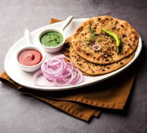 Aloo piyaz paratha (with sabji+butter+dahi+chutney+ketchup)