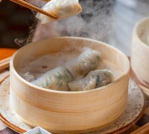 Chicken Chilli Basil Dimsum [4 Pieces]