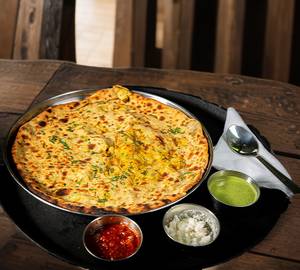 Special Murthal Aloo Pyaaz Paratha