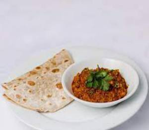 Chicken Keema Masala With 4 Butter Roti