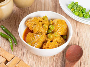 Aloo Phulkopi Koraishutir Torkari