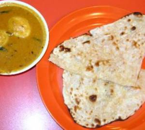 Egg Curry [2 Eggs] With 2 Butter Naan
