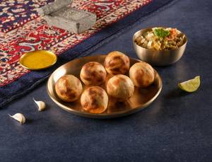 Mini Baked Litti Chokha With Mustard Chutney