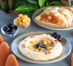 Classic hummus