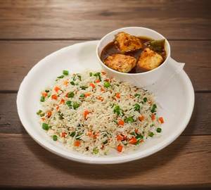 Chilli Paneer (4 Pcs) With Fried Rice ( 750 ML )