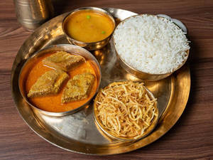 Dhoka-r-dalna (3 Pcs) Mini Thali