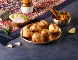 Mini Baked Litti With Chicken & Salad