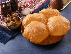 Poori With Chicken & Salad