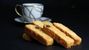 Fruit Cake Rusk Half Kg