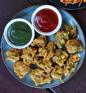 Veg Pakoda [8 Pieces]