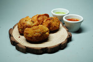 Paneer Fried Momos (8 Pcs)