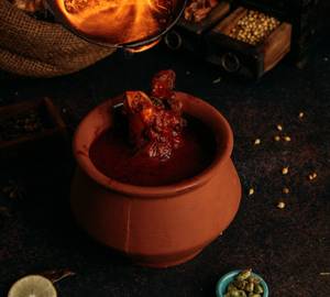 Laal maas                                                                       