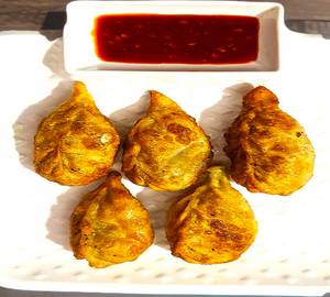 Veg Fried Momos [ 5 PIECES ]