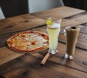 Margherita Pizza with Soft Drink