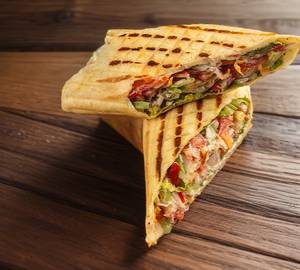 Egg chilli chicken wrap