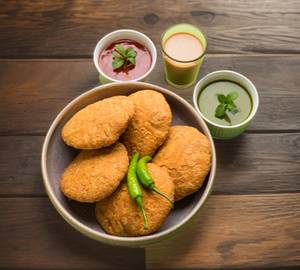Pyaaz Kachori [1 piece]