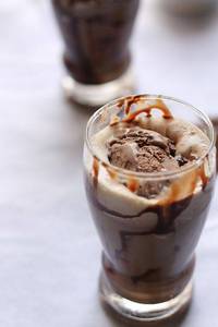 Cawa With Chocolate Ice Cream