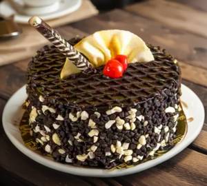 Chocolate crunch cake