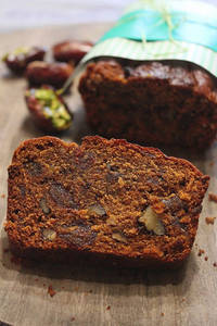 Dates And Walnut Cake