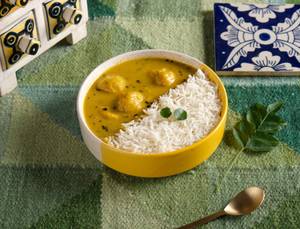 Kadhi Pakoda Rice Box