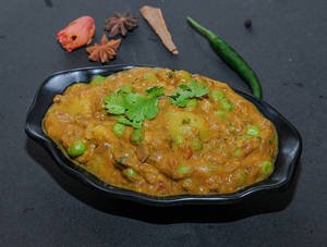 Aloo Matar Gravy