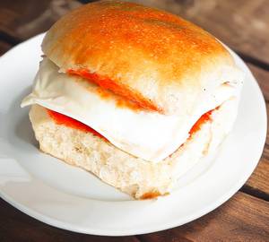 Double cheese vadapav