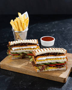 Molten Cheese Club Sandwich [350 Gms]