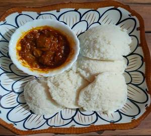 Idli [5 pieces] with mutton kudal gravy