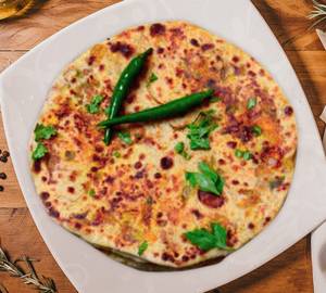 Paneer pyaz paratha