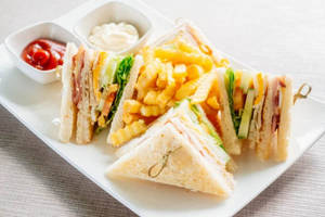 Veg Fillet Club Sandwich