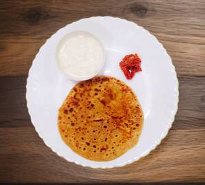 2 Gobhi Paratha & Pickle With Dahi