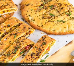 Chicken Stuffed Garlic Bread 