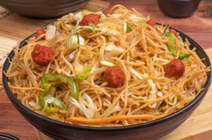 Veg Soya Chaap Noodles