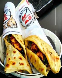 Double egg chicken roll