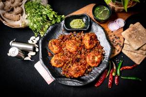 Schezwan Chicken Momo [6Pcs]