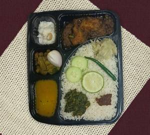 Thali With Pork Sesame ( Till Gahori)