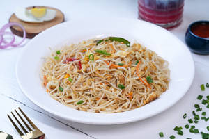 Double Egg Hakka Noodles