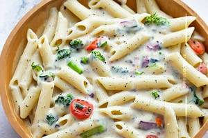 Veg white sauce pasta