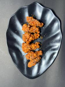 Broasted wings with sweet and spicy sauce