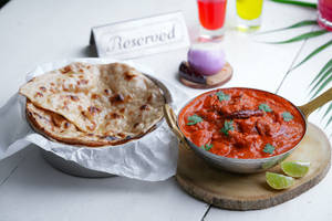 Murgh Lababdar With Tandoori Roti Box