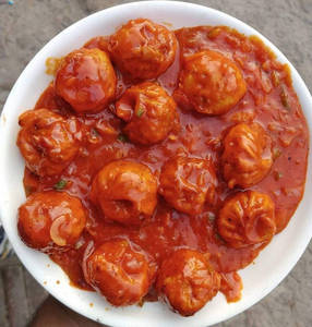 Veg.momos In Roganjosh Gravy