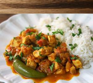 Chicken Bhuna Gravy With Rice Meal