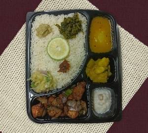 Thali with chicken dry fry