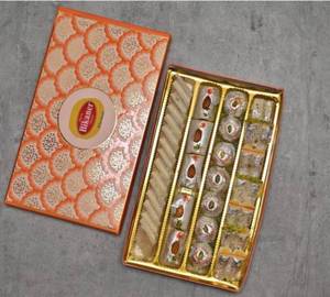 4 Line 3 Khoya With 1 Kaju Fancy Box [1 Kg]